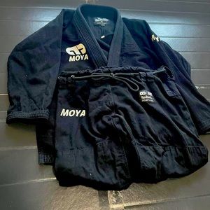 MOYA Gi